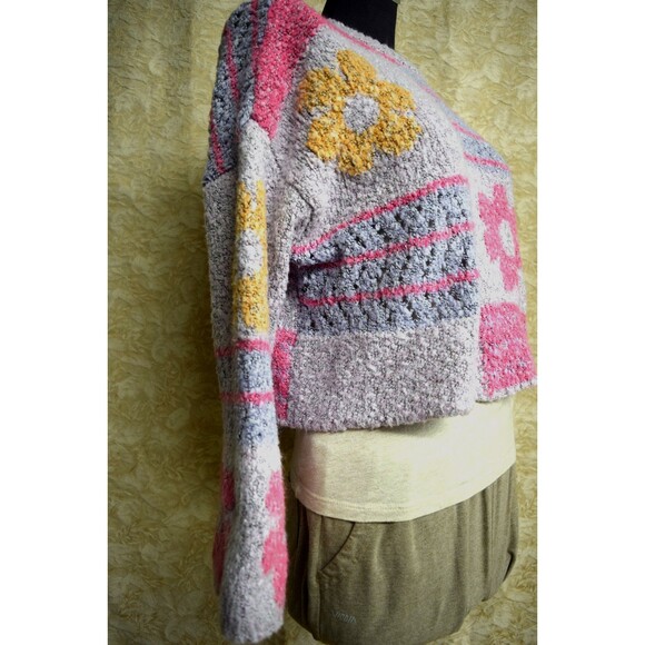 Moon & Madison Sz Small Pink Flower Cropped Sweater Cozy Dopamine Whimsical TWEE - Picture 2 of 7